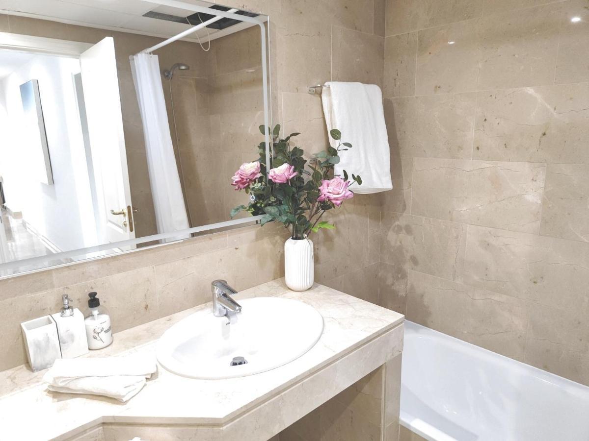 15 First Line Penthouse With Wonderful Seaview Near Duquesa Golf Manilva Andalucia Apartman Kültér fotó